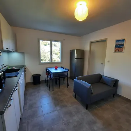 F2 Proche D'ajaccio Rez-de-villa Alata