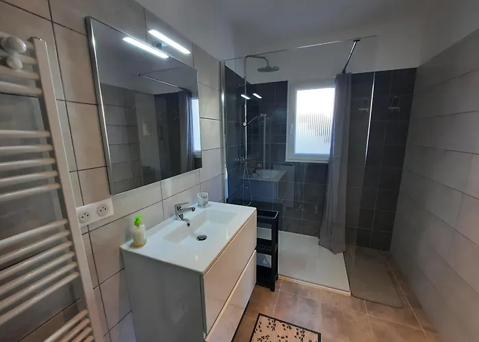 F2 Proche D'ajaccio Rez-de-villa Alata